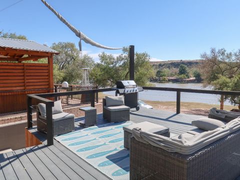 A home in Buffalo Springs Lake