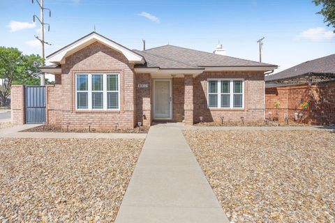 Photo of 8312 Elgin Avenue, Lubbock, TX 79423 (MLS # 202605515)