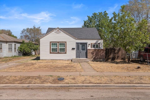 Photo of 2222 27th Street, Lubbock, TX 79411 (MLS # 202612796)