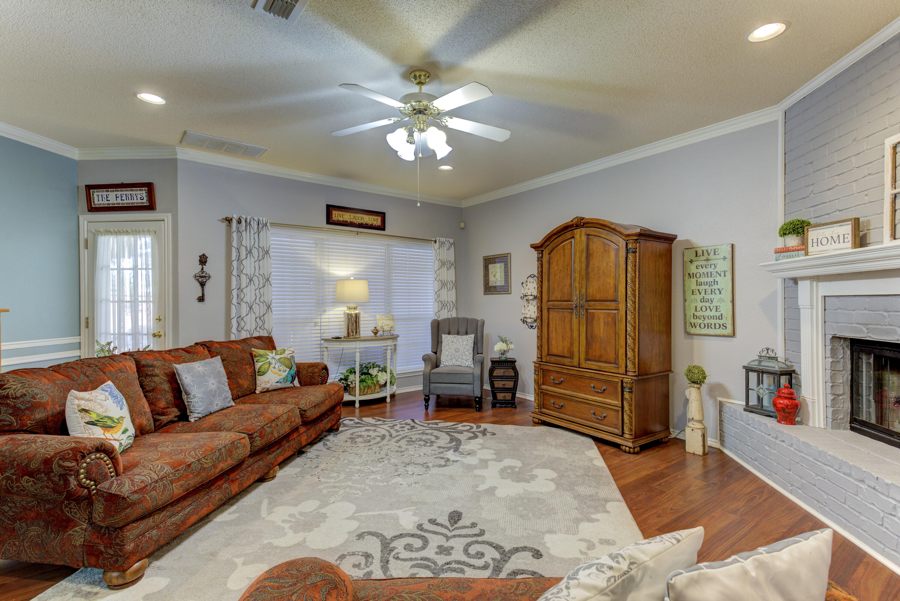 118 N Vicksburg-28