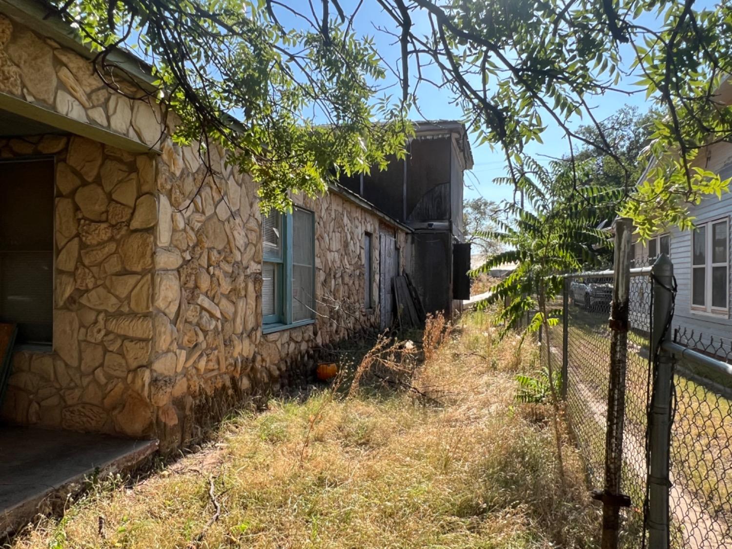 Slaton, Texas 79364, United States, 3 Bedrooms Bedrooms, ,2 BathroomsBathrooms,Residential,Active,51473