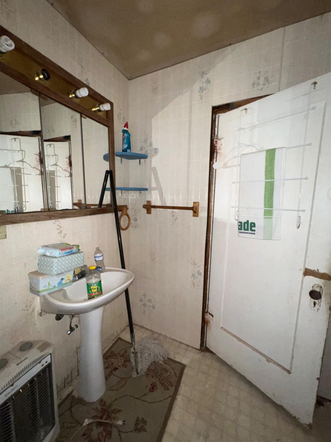 Slaton, Texas 79364, United States, 3 Bedrooms Bedrooms, ,2 BathroomsBathrooms,Residential,Active,51473