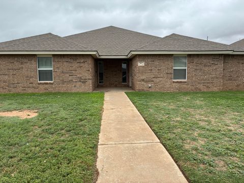 Photo of 801 N Bangor Avenue, Lubbock, TX 79416 (MLS # 202608506)