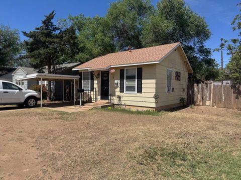 Photo of 2402 25th Street, Lubbock, TX 79411 (MLS # 202609751)