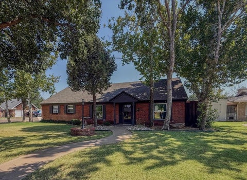 Photo of 5301 43rd Street, Lubbock, TX 79414 (MLS # 202612375)