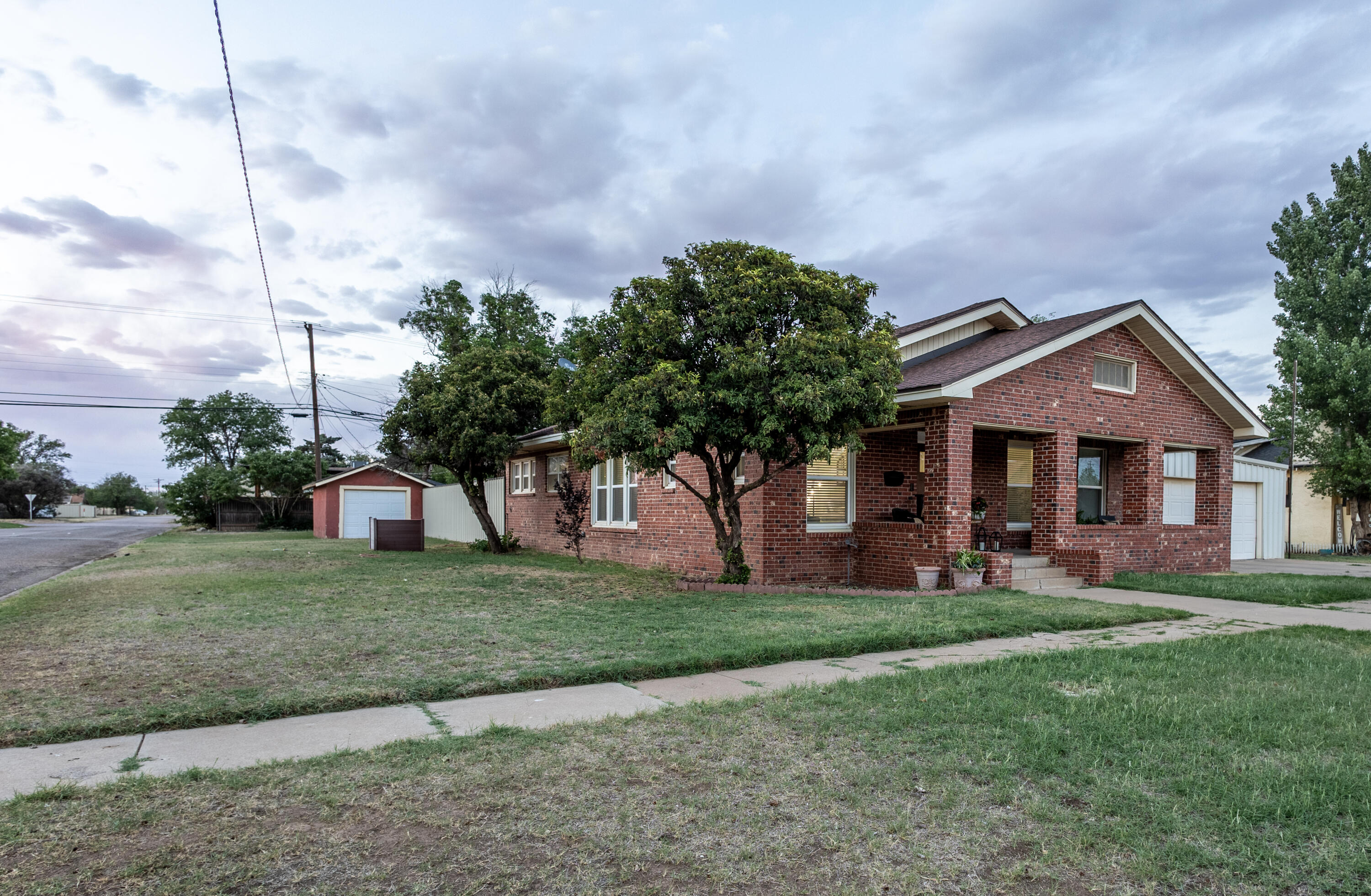 450 W Lubbock Street