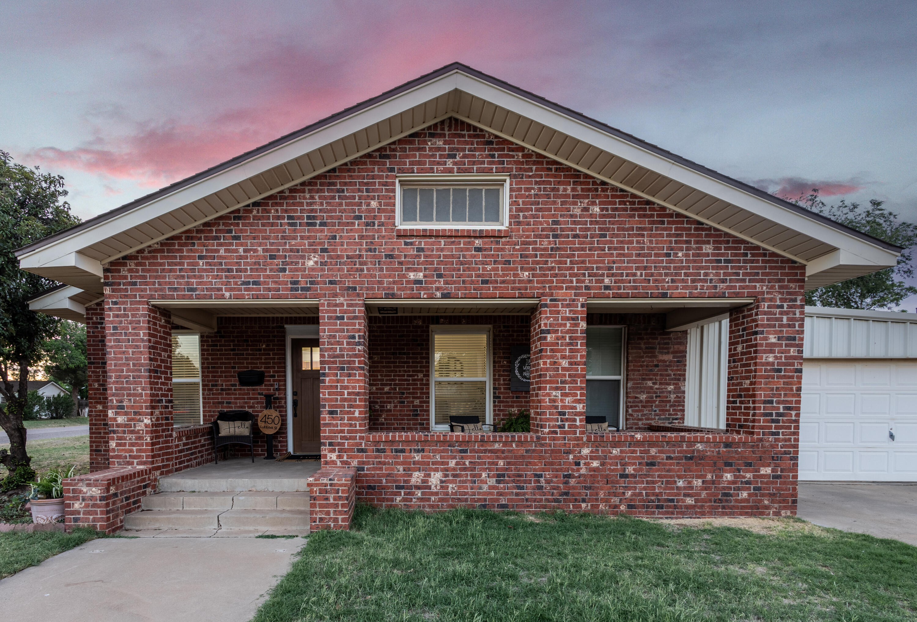 450 W Lubbock Street