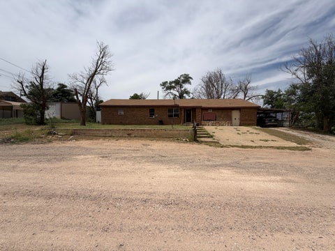 Photo of 808 S Avenue K, Lamesa, TX 79331 (MLS # 202608041)