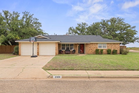 Photo of 1900 N 8th Street, Tahoka, TX 79373 (MLS # 202613714)