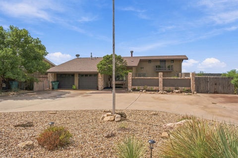 Photo of 63 E Canyonview Drive, Ransom Canyon, TX 79366 (MLS # 202613904)