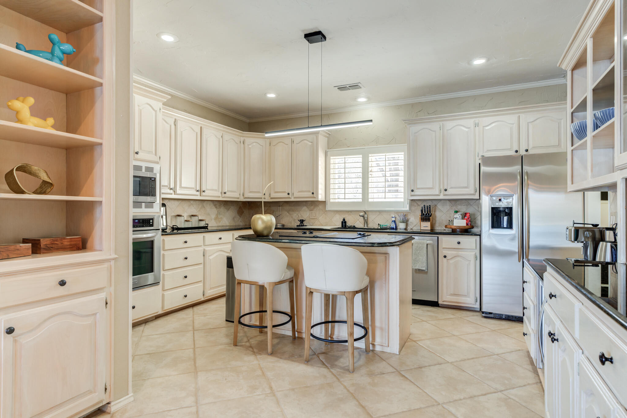 16 S Lakeshore Drive