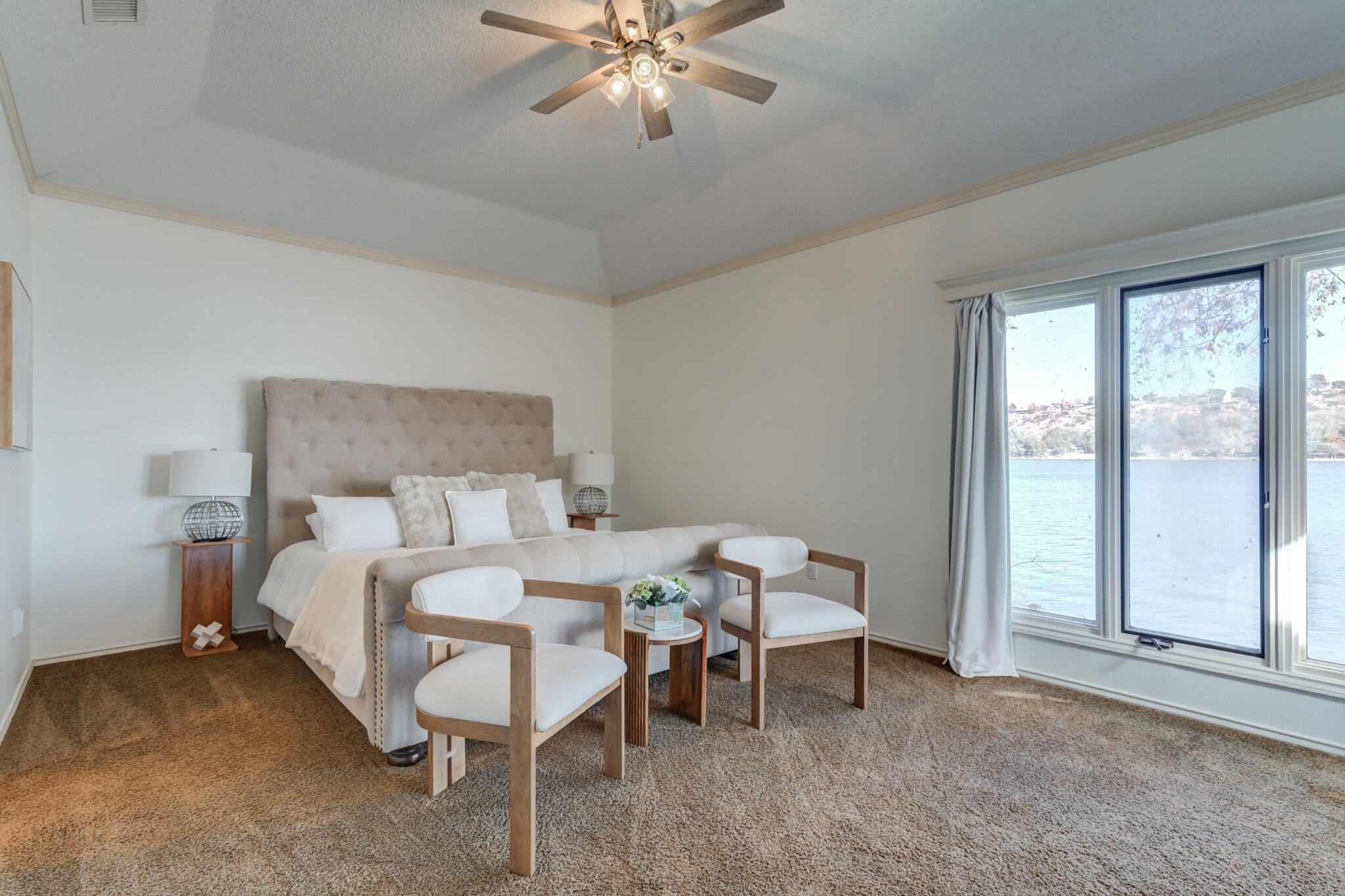 16 S Lakeshore Drive