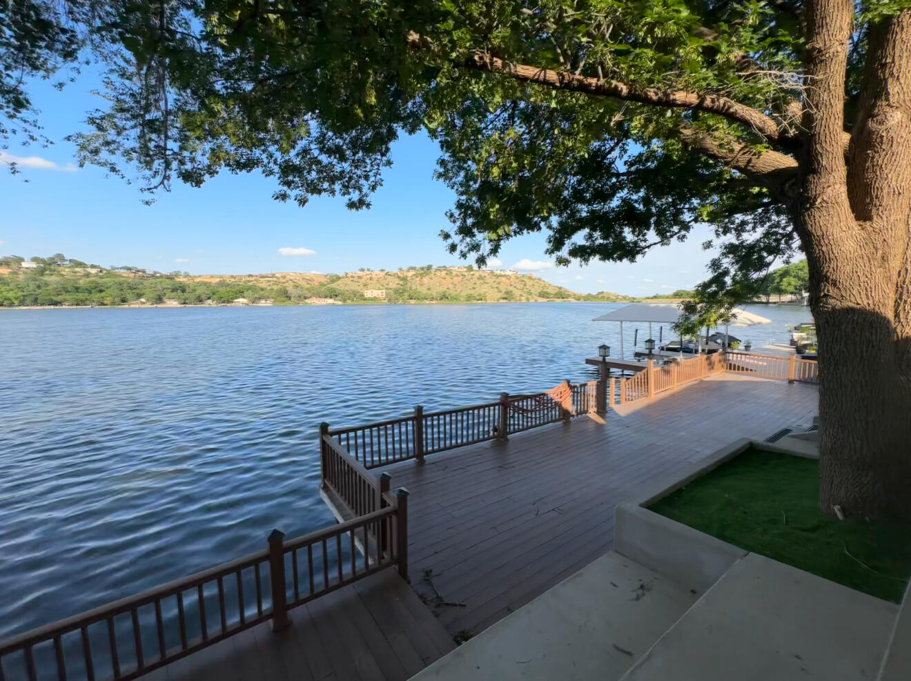 16 S Lakeshore Drive