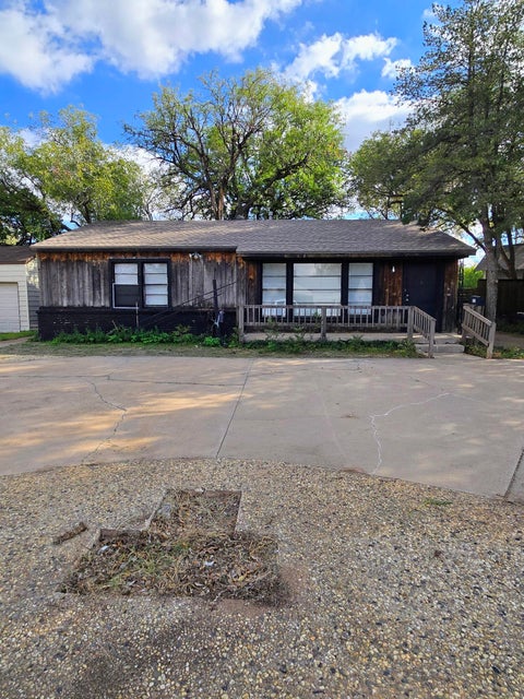 Photo of 3517 30th Street, Lubbock, TX 79410 (MLS # 202613669)