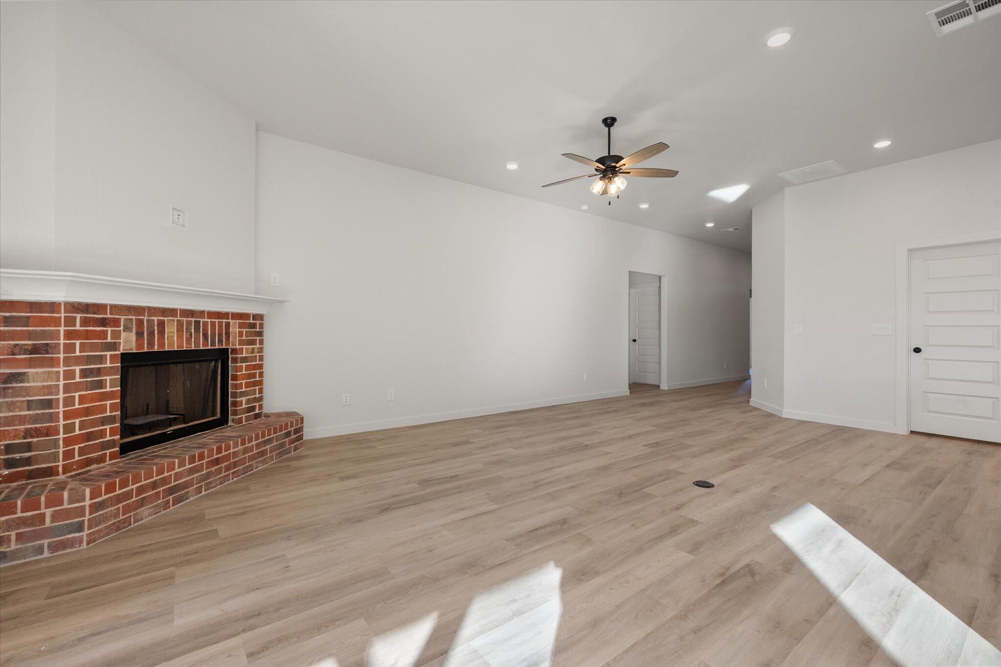 709 E 30th Street