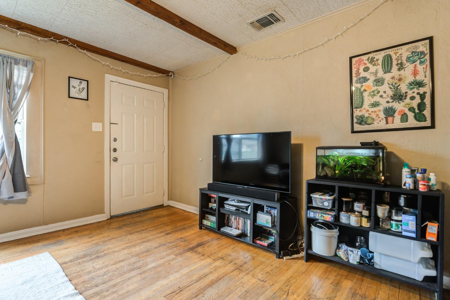 Lubbock, Texas 79410, United States, 2 Bedrooms Bedrooms, ,1 BathroomBathrooms,Residential,Active,58932