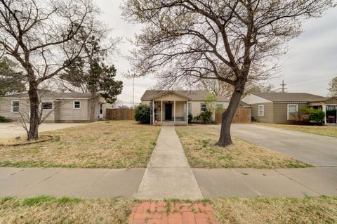 Photo of 2515 33rd Street, Lubbock, TX 79410 (MLS # 202603553)