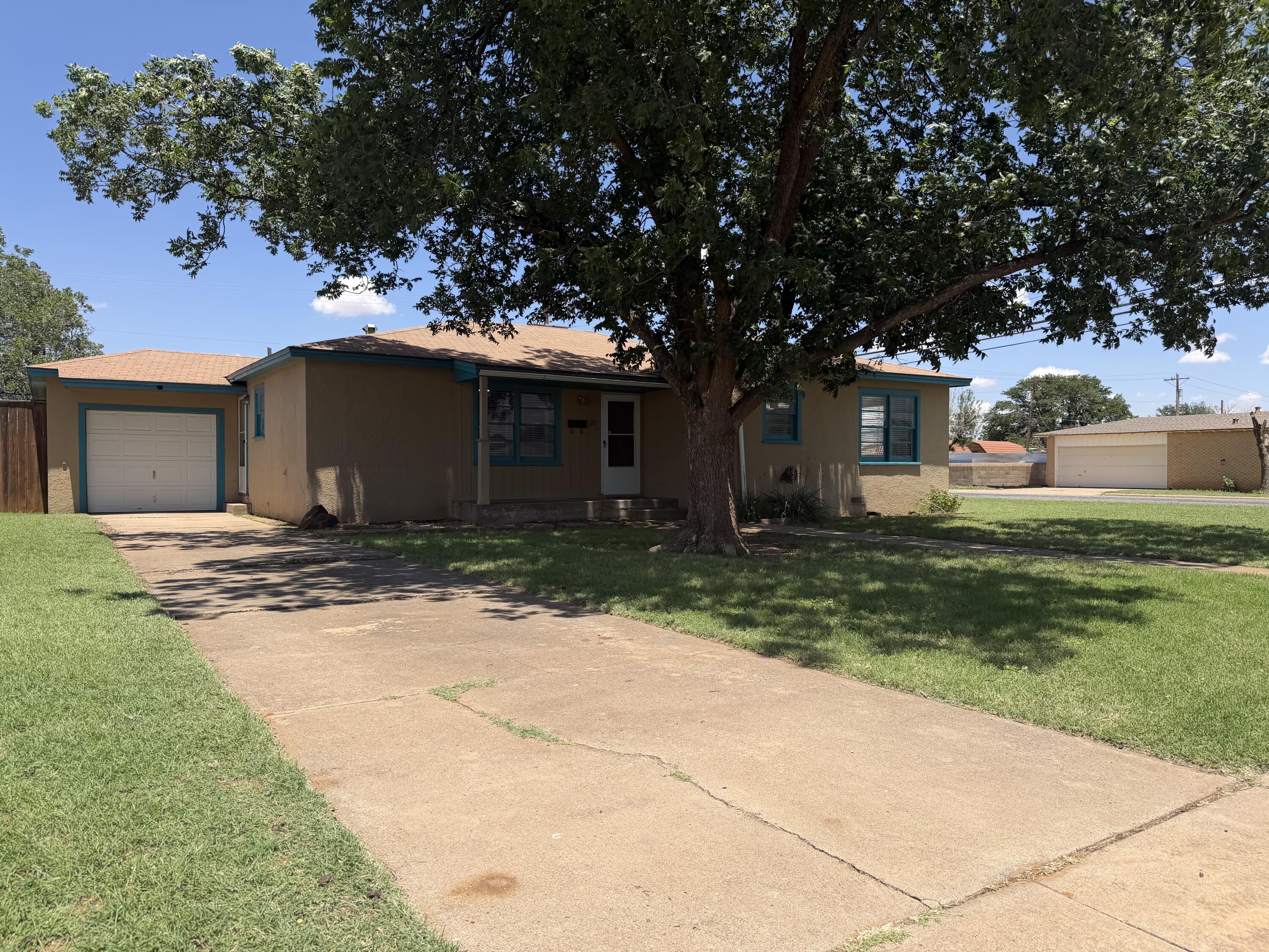 711 E Oak Street - Photo 4