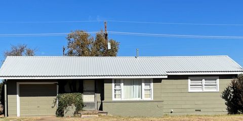 Photo of 4420 37th Street, Lubbock, TX 79414 (MLS # 202607309)