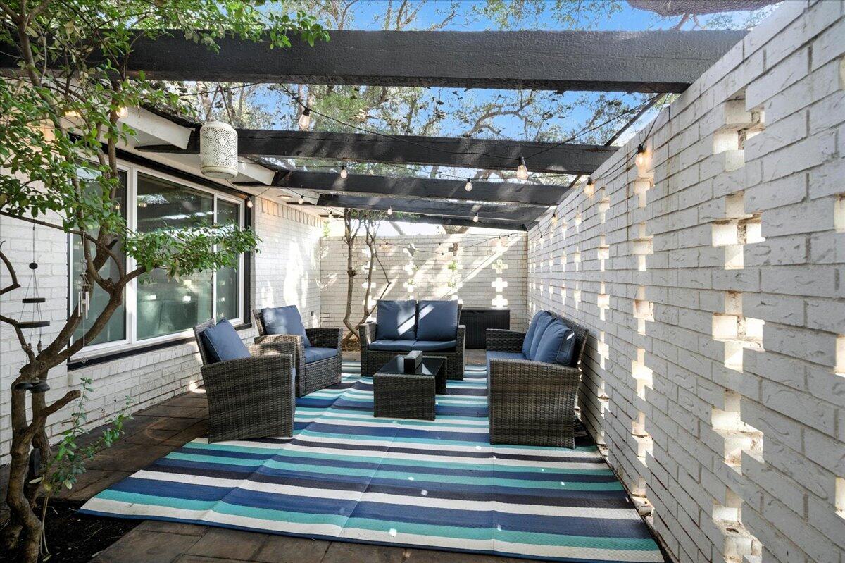 3611 Knoxville Drive
