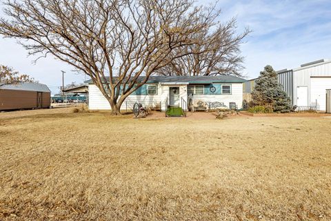 A home in Ropesville