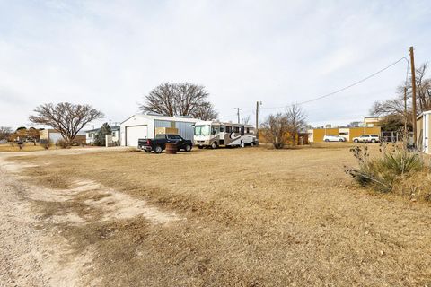 A home in Ropesville