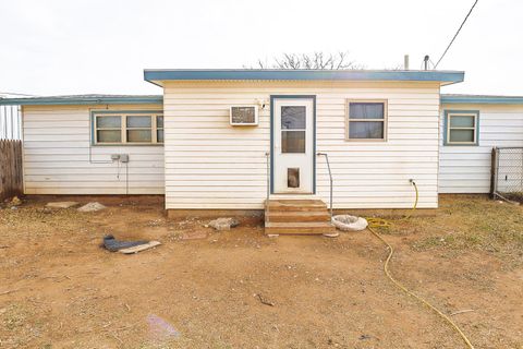 A home in Ropesville