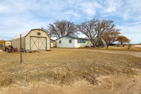 A home in Ropesville