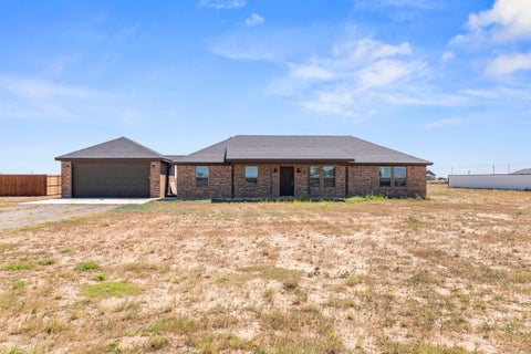Photo of 11801 County Road 6400 #UNIT B, Shallowater, TX 79363 (MLS # 202609747)