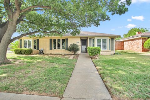 Photo of 5501 74th Street, Lubbock, TX 79424 (MLS # 202605803)