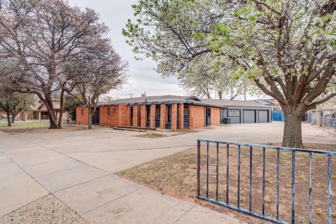 Photo of 2213 33rd Street, Lubbock, TX 79411 (MLS # 202603470)