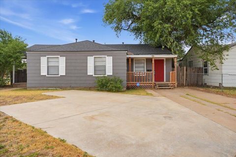 Photo of 2503 30th Street, Lubbock, TX 79410 (MLS # 202606968)