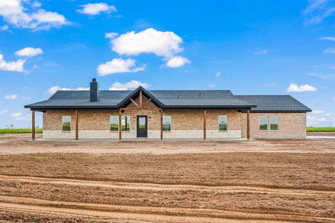 Photo of 8618 E County Road 6710, Lubbock, TX 79403 (MLS # 202613911)