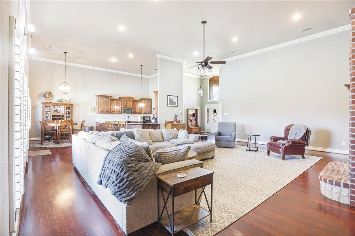 Lubbock, Texas 79424, United States, 4 Bedrooms Bedrooms, ,3 BathroomsBathrooms,Residential,Active,52507