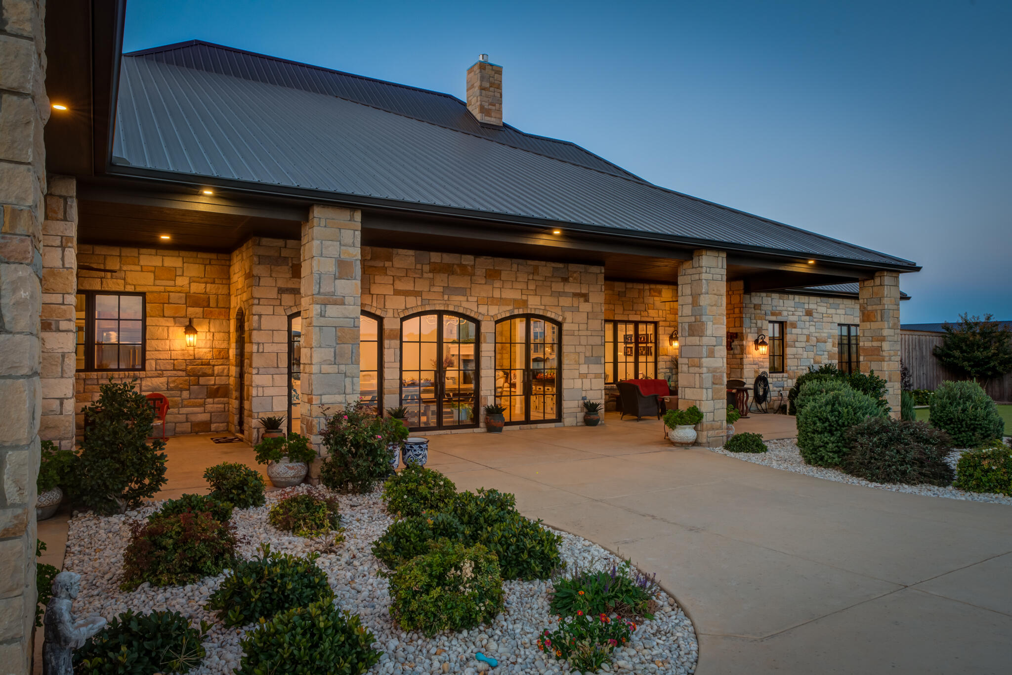 8216 E County Rd 6100