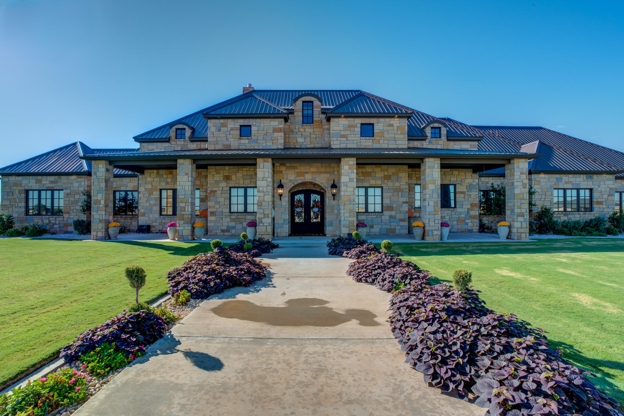 8216 E County Rd 6100