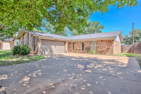 Photo of 4816 55th Street, Lubbock, TX 79414 (MLS # 202612287)