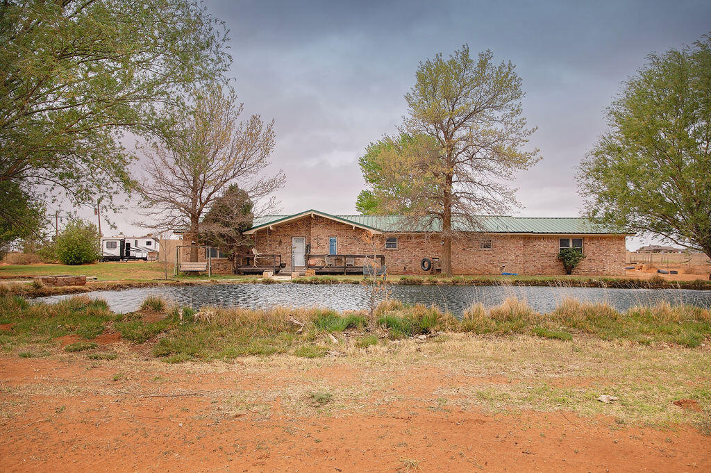 1560 TX-214, Plains, TX, 79355 1 1560 TX-214
