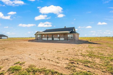 A home in Slaton