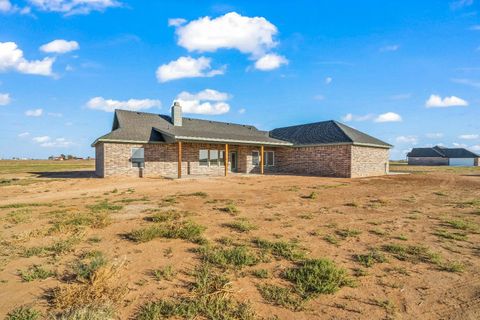 A home in Slaton