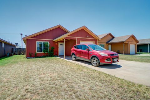 Photo of 1516 E Ursuline Street #UNIT 2, Lubbock, TX 79403 (MLS # 202609537)