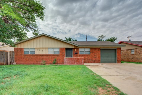 Photo of 5537 17th Street, Lubbock, TX 79416 (MLS # 202613109)