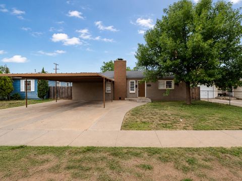 Photo of 2618 44th Street, Lubbock, TX 79413 (MLS # 202606830)
