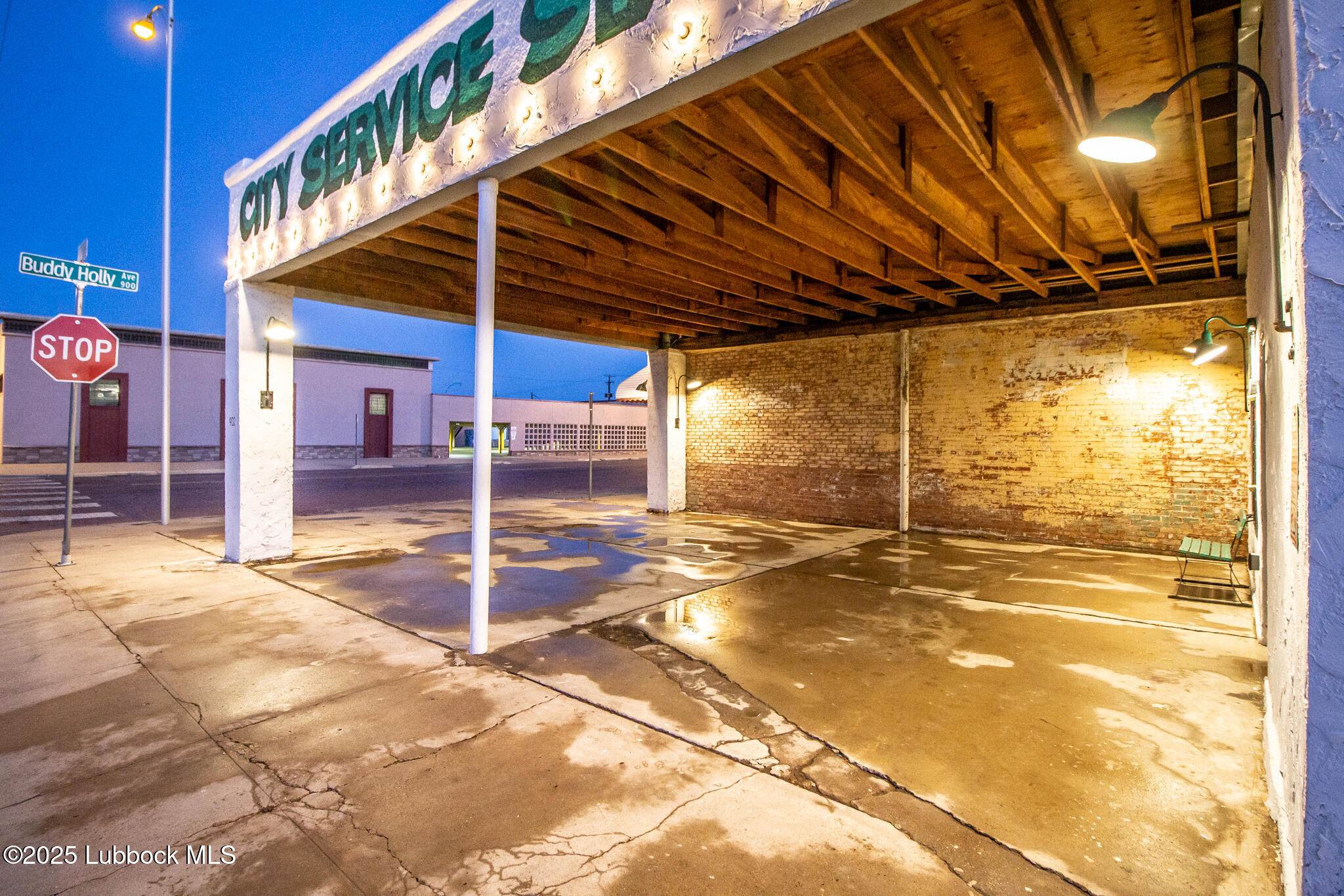 902 Buddy Holly Avenue