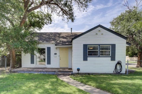 Photo of 2223 27th Street, Lubbock, TX 79411 (MLS # 202614488)