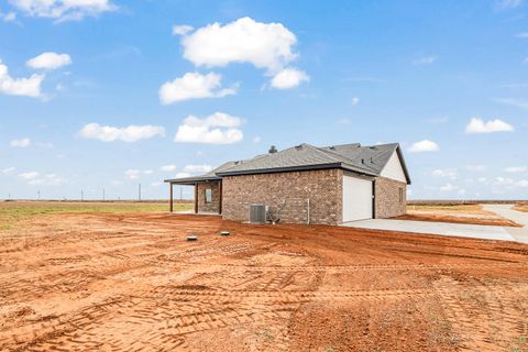 A home in Slaton