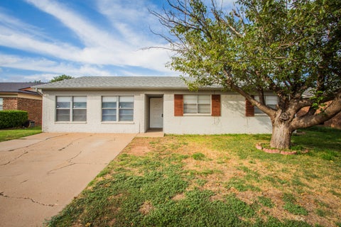 Photo of 5506 3rd Street, Lubbock, TX 79416 (MLS # 202613295)
