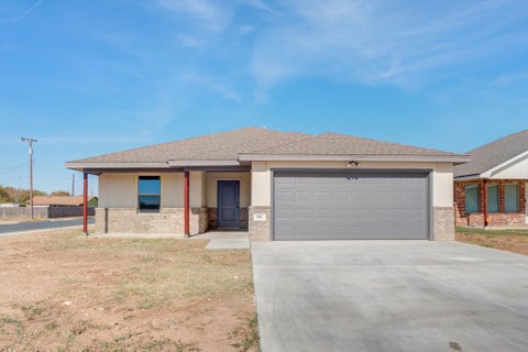 Photo of 901 E Fordham Street, Lubbock, TX 79403 (MLS # 202608238)