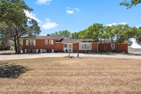 Photo of 1605 FM 597, Abernathy, TX 79311 (MLS # 202606338)