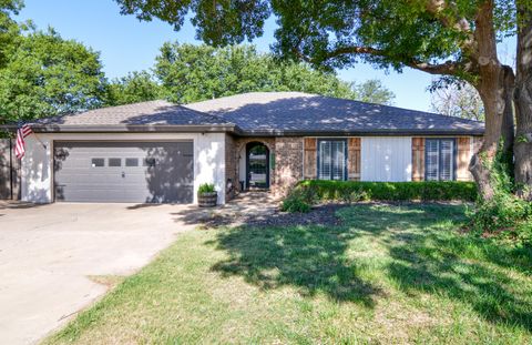 Photo of 8502 Joliet Avenue, Lubbock, TX 79423 (MLS # 202606550)